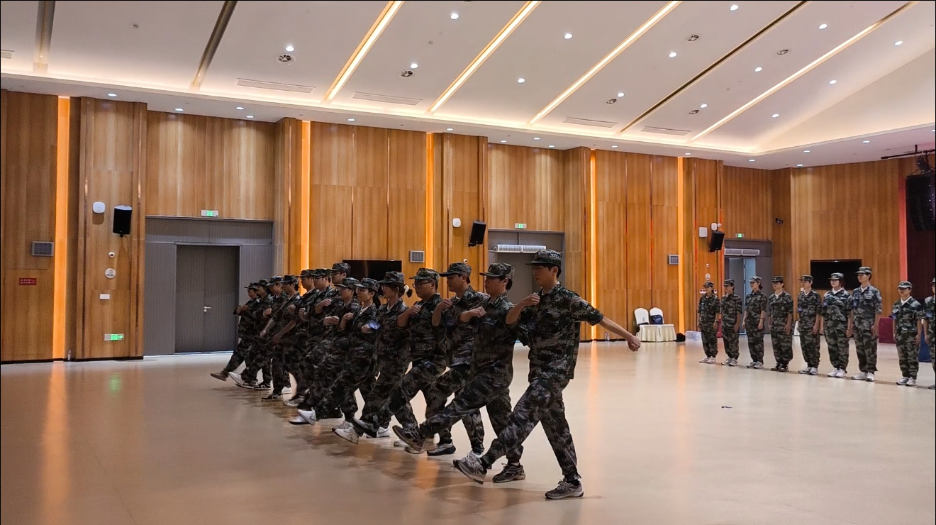 軍訓現(xiàn)場02.jpg